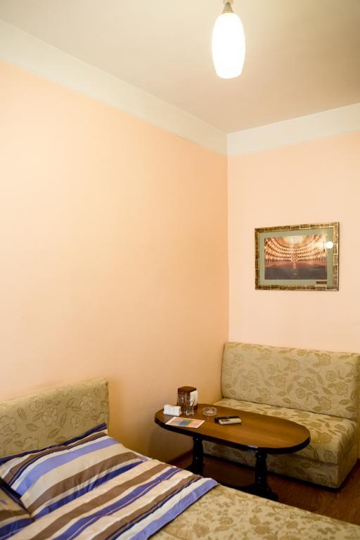 Hotel Mini Erévan Extérieur photo