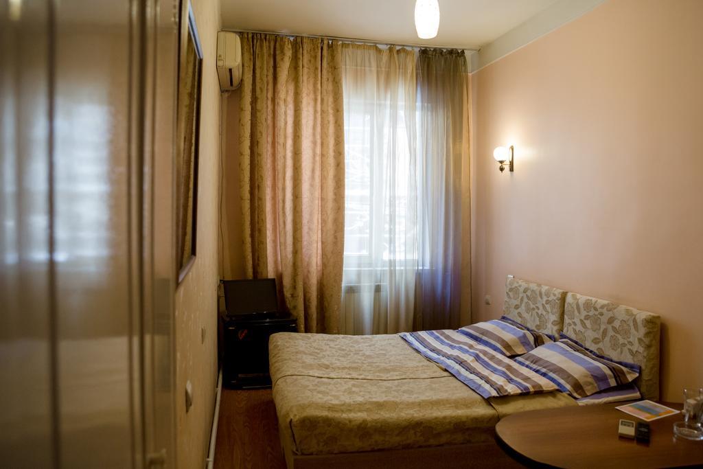 Hotel Mini Erévan Extérieur photo