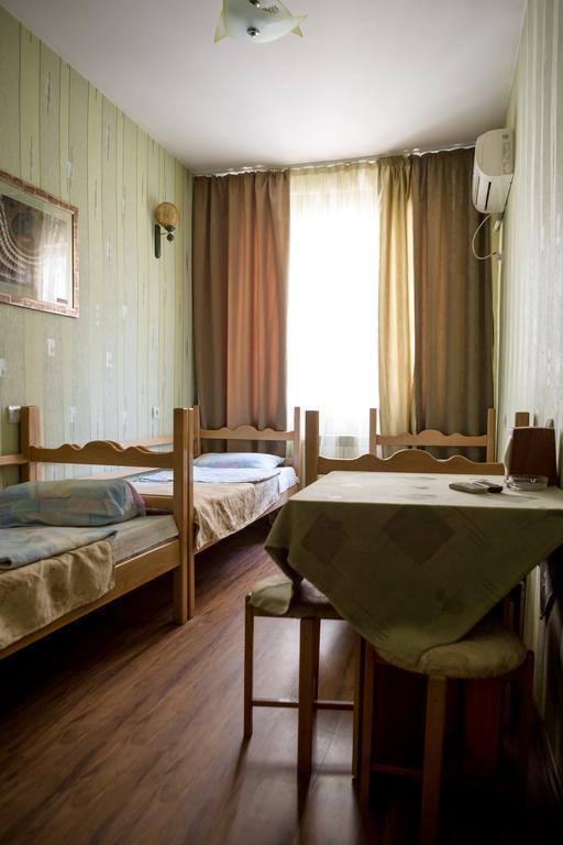 Hotel Mini Erévan Extérieur photo