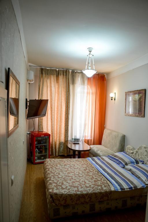 Hotel Mini Erévan Extérieur photo